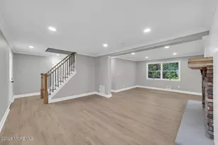 21 Park Ave, Hazlet Township, NJ 07730 - Photo 19