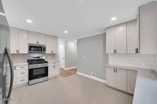 21 Park Ave, Hazlet Township, NJ 07730 - Photo 7