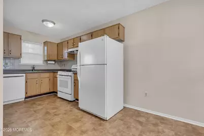 2 Gatley Close, Freehold, NJ 07728 - Photo 9