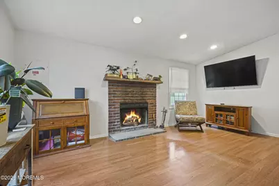 21 Parkview Way, Englishtown, NJ 07726 - Photo 3