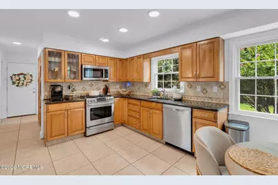 28 Jennifer Drive, Red Bank, NJ 07701 - Photo 9