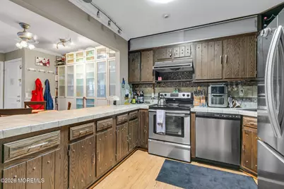 20 Western Reach, Red Bank, NJ 07701 - Photo 7