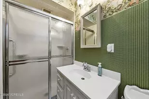 402 Main St, Manalapan Township, NJ 07726 - Photo 31