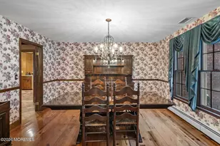 402 Main St, Manalapan Township, NJ 07726 - Photo 17