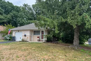 28 Mt Rainier Dr, Toms River Township, NJ 08753 - Photo 1