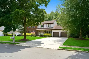 4 Carriage Ct, Marlboro Township, NJ 07746 - Photo 3