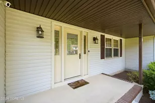 4 Carriage Ct, Marlboro Township, NJ 07746 - Photo 5
