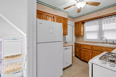 180 Tinton Avenue, Eatontown, NJ 07724 - Photo 7