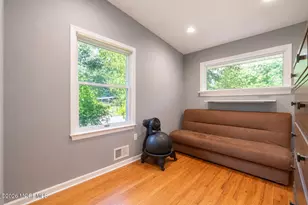 184 Parkview Ter, Lincroft, NJ 07738 - Photo 21