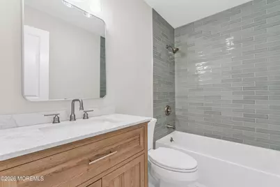 11 W Park Avenue, Belford, NJ 07718 - Photo 17