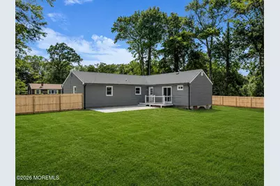 11 W Park Avenue, Belford, NJ 07718 - Photo 25