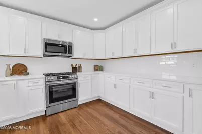 11 W Park Avenue, Belford, NJ 07718 - Photo 9