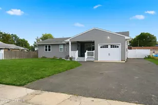 32 Edison St, Bayville, NJ 08721 - Photo 3