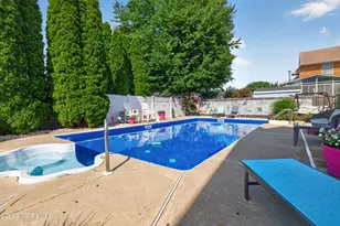 43 Tremont Dr, Neptune Township, NJ 07753 - Photo 31