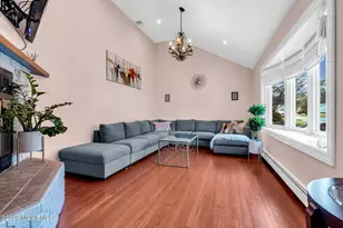 10 Homestead Pl, Holmdel, NJ 07733 - Photo 5
