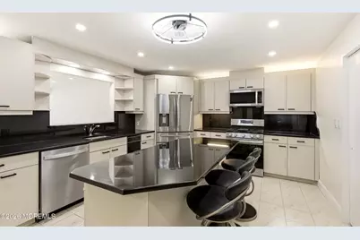 300 Ocean Avenue N #C1, Long Branch, NJ 07740 - Photo 11