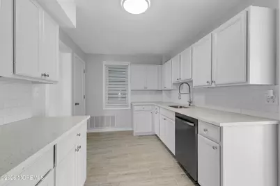 10 Church Street, Sea Bright, NJ 07760 - Photo 15