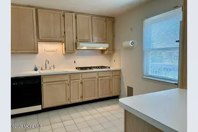 33 Freeman Court, Toms River Township, NJ 08753 - Photo 9
