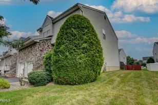29 Hummingbird Ct, Marlboro Township, NJ 07746 - Photo 3