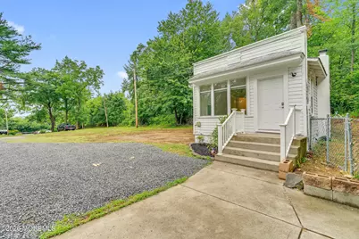 302 Schoolhouse Road #Unit B, Monroe Township, NJ 08831 - Photo 3