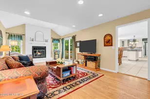 242 Williamsburg Dr, Shrewsbury, NJ 07702 - Photo 17