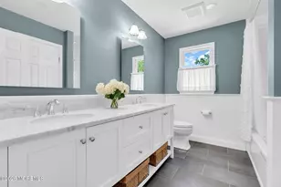 242 Williamsburg Dr, Shrewsbury, NJ 07702 - Photo 53