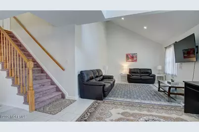 187 Kentucky Way, Freehold, NJ 07728 - Photo 7