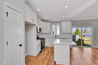 910 Malden Drive, Aberdeen Township, NJ 07735 - Photo 15