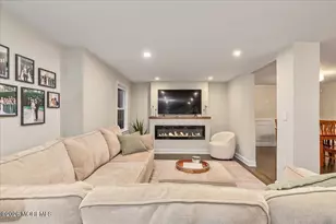203 Florence Pl, Middletown, NJ 07748 - Photo 9