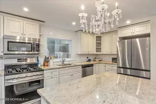 203 Florence Pl, Middletown, NJ 07748 - Photo 21