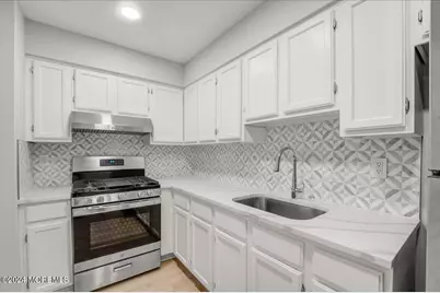 785 Banyan Court, Marlboro Township, NJ 07746 - Photo 5