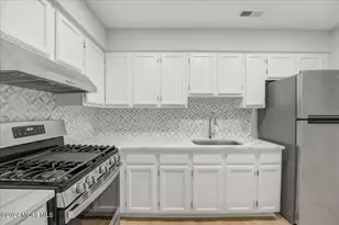 785 Banyan Ct, Marlboro Township, NJ 07746 - Photo 7