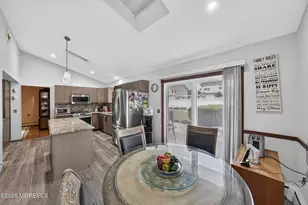 864 Breezy Oaks Dr, Toms River Township, NJ 08753 - Photo 5