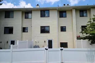 215 Clubhouse Dr, Middletown, NJ 07748 - Photo 21