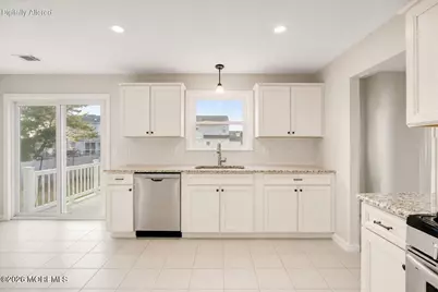 636 Monmouth Avenue, Port Monmouth, NJ 07758 - Photo 7