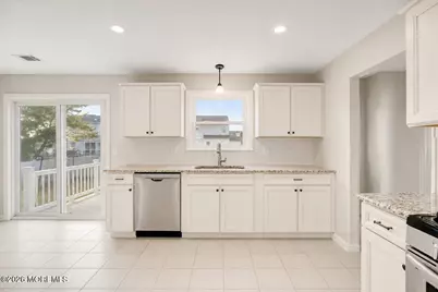 636 Monmouth Avenue, Port Monmouth, NJ 07758 - Photo 7