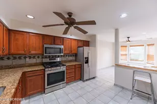 314 Towne Dr, Manalapan Township, NJ 07726 - Photo 3