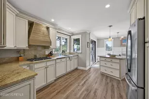 109 Woodward Ct, Neptune Township, NJ 07753 - Photo 11