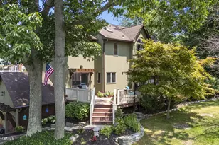 109 Woodward Ct, Neptune Township, NJ 07753 - Photo 3