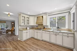 109 Woodward Ct, Neptune Township, NJ 07753 - Photo 13