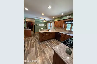 21 Howe Lane, Freehold, NJ 07728 - Photo 5