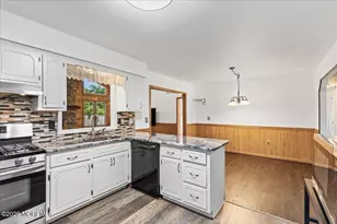 825 Madison Ave, Toms River Township, NJ 08757 - Photo 15