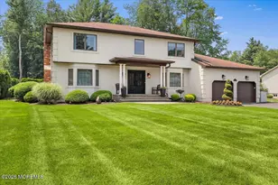 17 Thomas Dr, Manalapan Township, NJ 07726 - Photo 3
