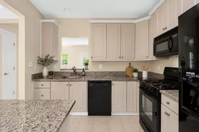 14 W Aspen Way, Matawan, NJ 07747 - Photo 5