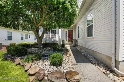 27 Derry Meeting Drive, Manalapan Township, NJ 07726 - Photo 3