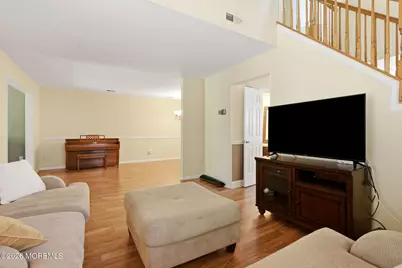 7 Browning Court, Freehold, NJ 07728 - Photo 9
