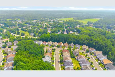 207 Bradwick Way, Marlboro Township, NJ 07746 - Photo 7