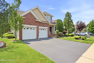 207 Bradwick Way, Marlboro Township, NJ 07746 - Photo 3
