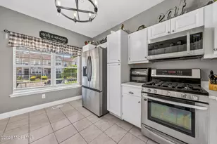 504 Gaitway Ct, Freehold, NJ 07728 - Photo 9