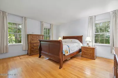 7 Windsor Terrace, Holmdel, NJ 07733 - Photo 31